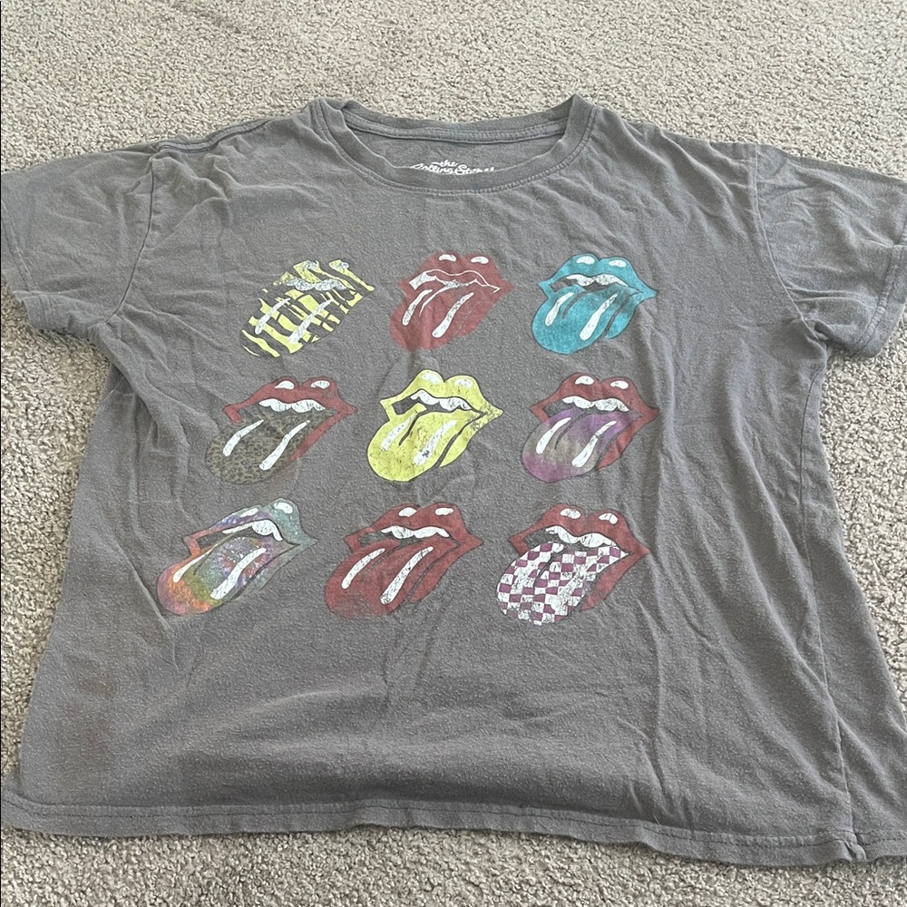 Amazon Gray Graphic Tee with Colorful Tongue Designs